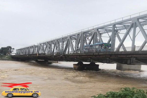 đặt xe taxi sân bay nội bài