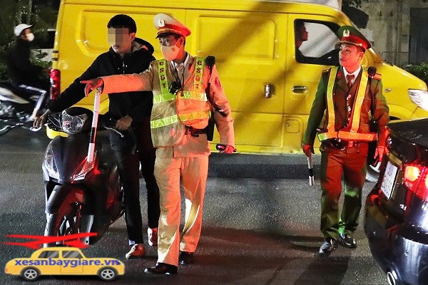 đặt xe taxi sân bay nội bài